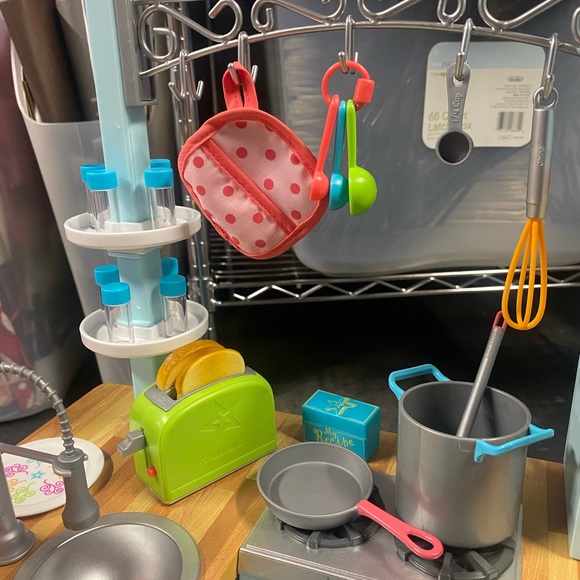 American Girl Gourmet Kitchen Set - Picture 9 of 11
